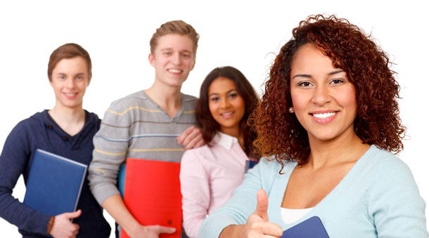 inscription BTS MOS en alternance visuel groupe d'étudiants